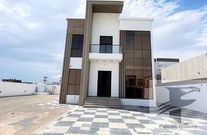 Villa - 4 Bedrooms - 5 Bathrooms for rent in Al Aweer 1 - Al Aweer - Dubai