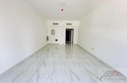 Apartment - 1 Bedroom - 2 Bathrooms for rent in Al Nahda Complex - Al Nahda - Sharjah