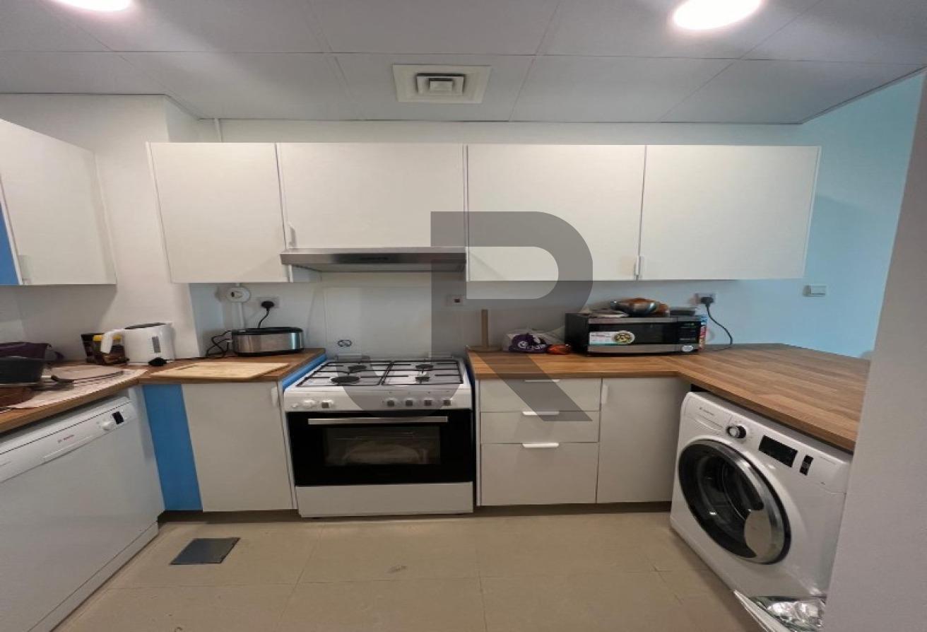 5 Min To Metro | Fully Furnished | Prime Location photo 8
