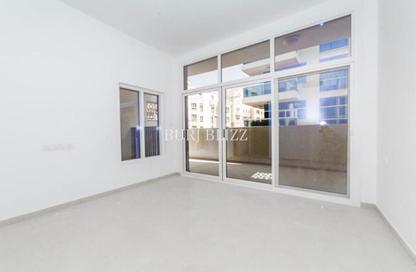 Villa - 4 - 6 for rent in Somerset Mews - District 10 - Jumeirah Village Circle - Dubai