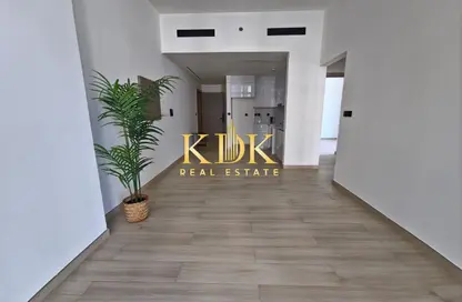 شقة - 2 غرف نوم - 2 حمامات للايجار في بن غاطي لونا - الضاحية 12 - قرية جميرا الدائرية - دبي