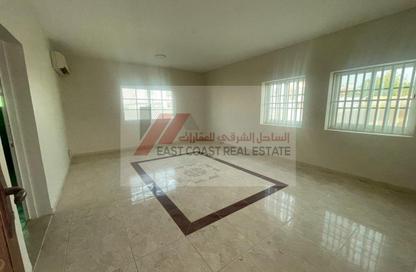 Villa - 4 Bedrooms - 4 Bathrooms for rent in Al Faseel - Fujairah