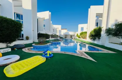 Villa - 4 Bedrooms - 5 Bathrooms for rent in Jumeirah 1 - Jumeirah - Dubai