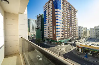 Apartment - 2 Bedrooms - 3 Bathrooms for rent in Al Qulaya'ah - Al Sharq - Sharjah