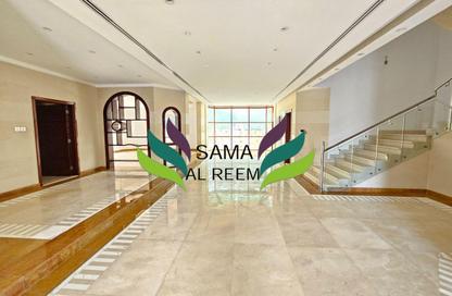 Villa - 5 Bedrooms - 5 Bathrooms for rent in Umm Suqeim 1 Villas - Umm Suqeim 1 - Umm Suqeim - Dubai