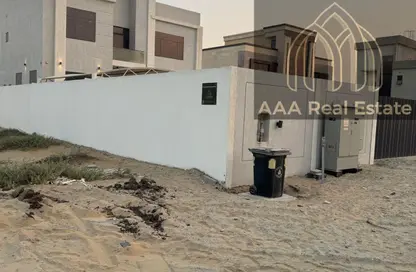 Villa - 4 Bedrooms - 6 Bathrooms for rent in Al Aweer 1 - Al Aweer - Dubai