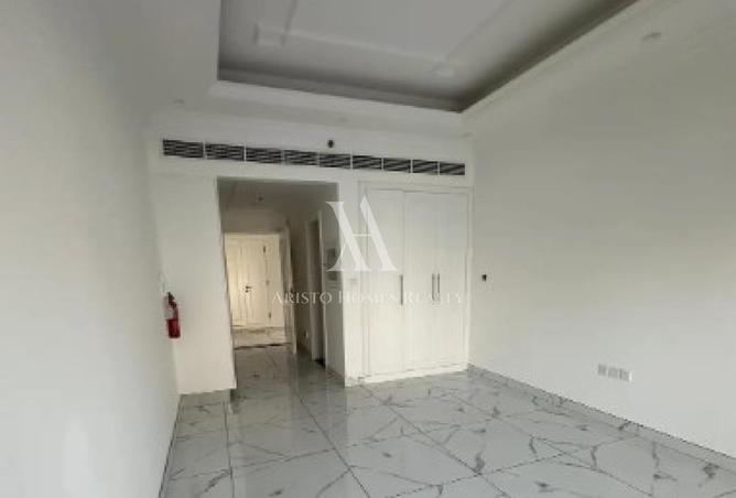 Affordable Studio | Premium Look | Balcony photo 3