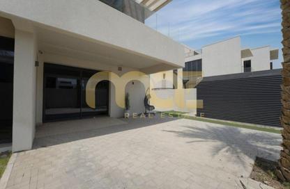Villa - 4 - 7+ for rent in West Yas - Yas Island - Abu Dhabi