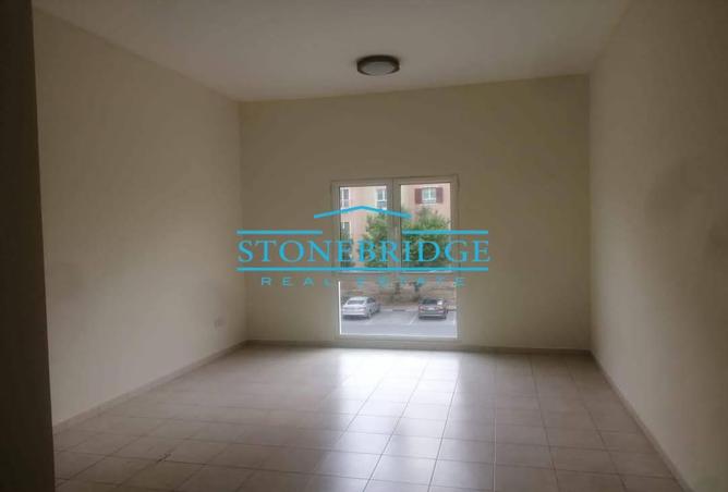 98702372 - Property Image 3