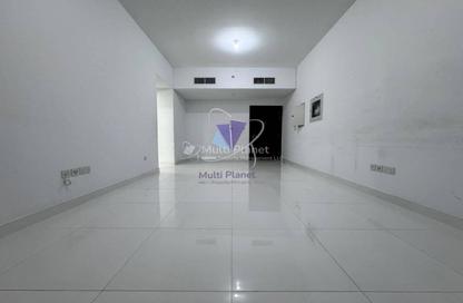 Apartment - 2 Bedrooms - 3 Bathrooms for rent in Tourist Club Area - Abu Dhabi Apartment - 2 Bedrooms - 3 Bathrooms for rent in Tourist Club Area - Abu Dhabi