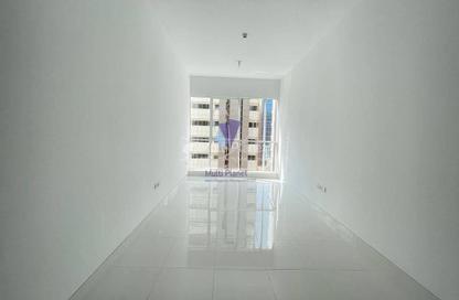 Apartment - 2 Bedrooms - 3 Bathrooms for rent in Tourist Club Area - Abu Dhabi Apartment - 2 Bedrooms - 3 Bathrooms for rent in Tourist Club Area - Abu Dhabi