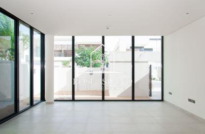 Villa - 4 - 5 for rent in West Yas - Yas Island - Abu Dhabi
