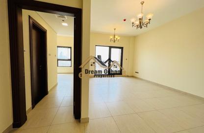 Apartment - 2 Bedrooms - 3 Bathrooms for rent in Yasmeen Building - Al Jaddaf - Dubai