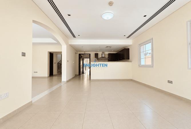 EXCLUSIVE | READY TO MOVE | 2 BR+MAID INDEPENDENT photo 3