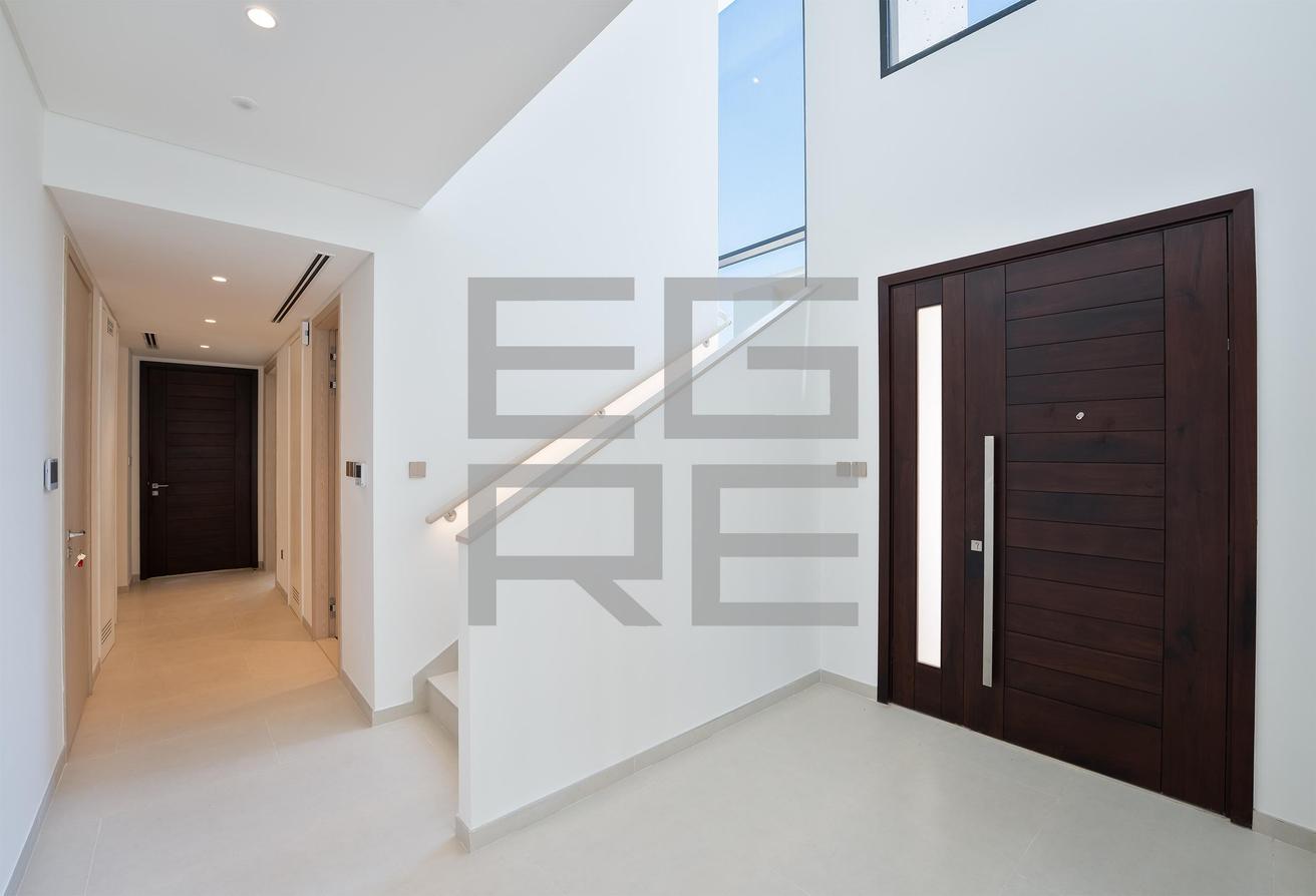 Brand-new Villa | Private Pool | Prime Location photo 7