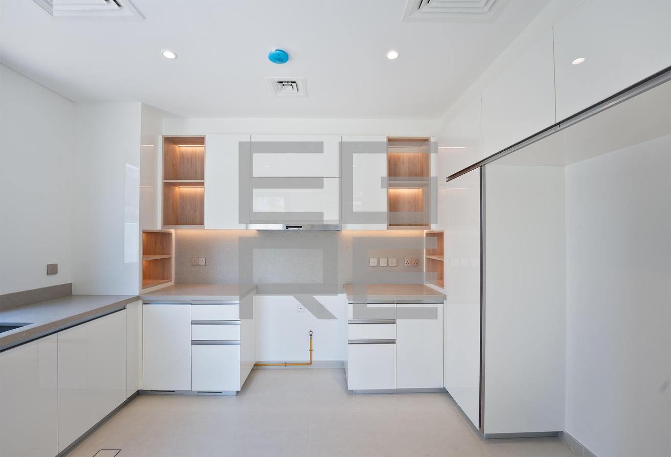 Brand-new Villa | Private Pool | Prime Location photo 8