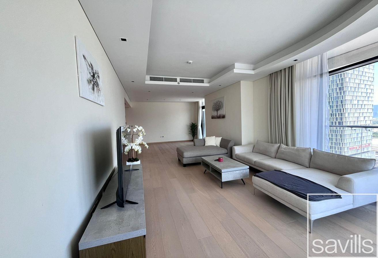 Fully Furnished | Vacant September | Spacious photo 5