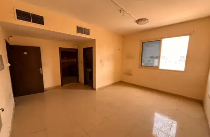 Apartment - Studio - 4 Bathrooms for rent in Al Jurf Industrial 2 - Al Jurf Industrial - Ajman