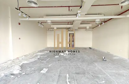 Shop - Studio - 1 Bathroom for rent in Muweileh Community - Muwaileh Commercial - Sharjah