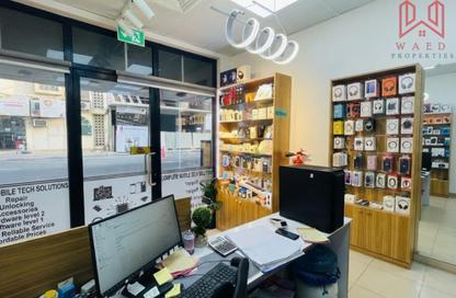 Shop - Studio for rent in Karama Park Area - Al Karama - Bur Dubai - Dubai Shop - Studio for rent in Karama Park Area - Al Karama - Bur Dubai - Dubai