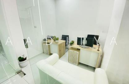 Office Space - Studio - 1 Bathroom for rent in Red Avenue - Al Garhoud - Dubai