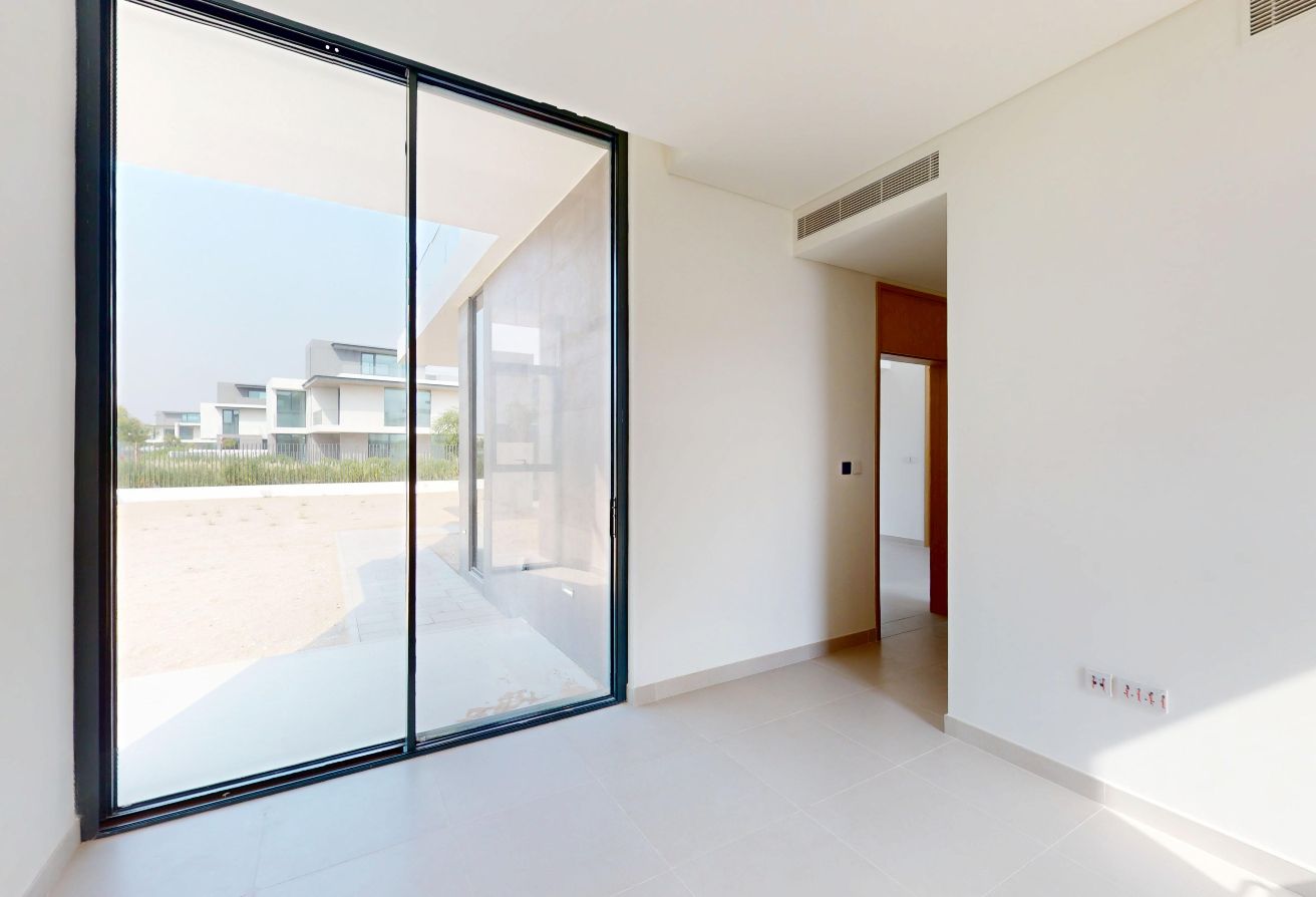 5 bedroom villa in Farm Gardens, The Valley: 8