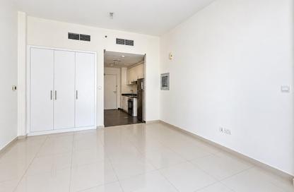 Apartment - Studio - 1 for rent in Golf Promenade 4B - Golf Promenade 4 - Golf Town - Damac Hills - Dubai