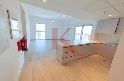 Apartment - 3 - 4 for sale in Waters Edge - Yas Island - Abu Dhabi Apartment - 3 - 4 for sale in Waters Edge - Yas Island - Abu Dhabi