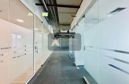 مكتب - استوديو - 7 حمامات للايجار في بوابة الخليج - الخليج التجاري - دبي