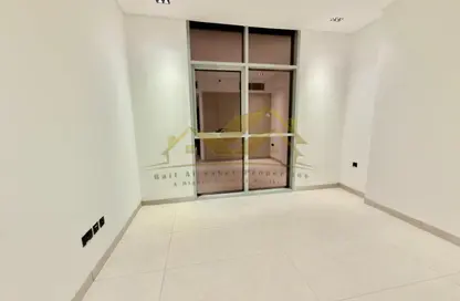Apartment - 1 Bathroom for rent in Jumeirah Garden City - Al Satwa - Dubai