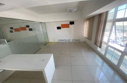 Office Space - Studio - 1 Bathroom for rent in Sarah Building - Al Garhoud - Dubai