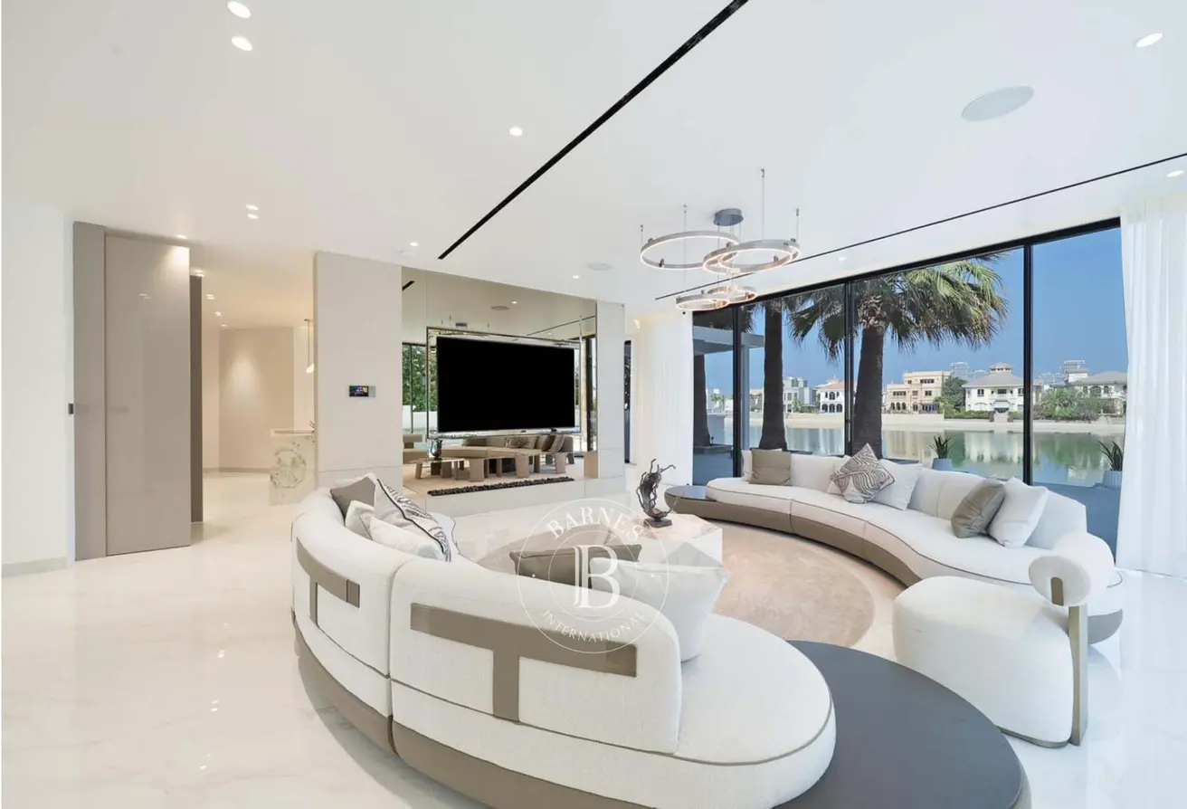 160101012 - Property Main Image