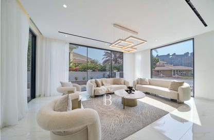 Villa - 5 - 6 for rent in Garden Homes Frond A - Garden Homes - Palm Jumeirah - Dubai