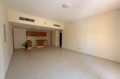 شقة - غرفة نوم - 2 حمامات للايجار في روز2 - حدائق الإمارات 1 - قرية جميرا الدائرية - دبي