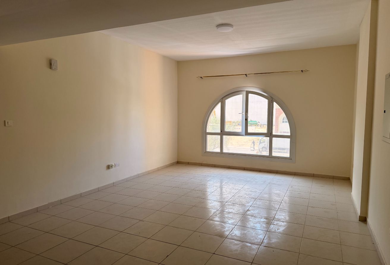 VACANT I COMMUNITY VIEW I OPEN KITCHEN gallery image