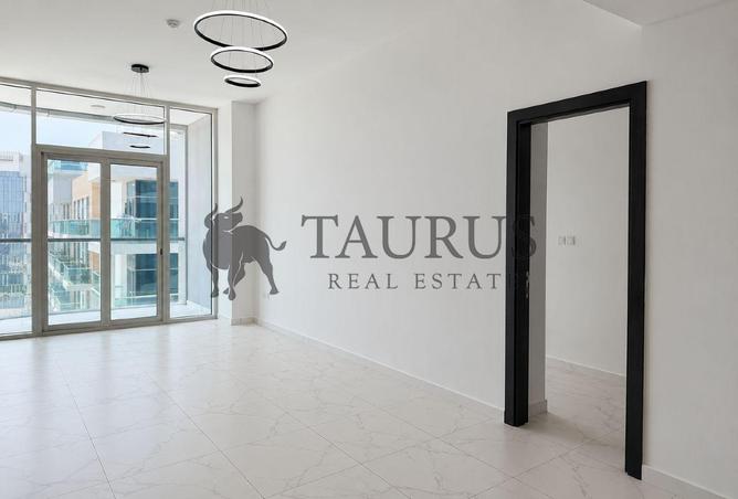 VACANT | SPACIOUS LAYOUT | FREEHOLD | GYM & POOL