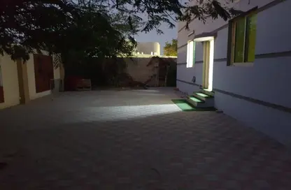 فيلا - 3 غرف نوم - 4 حمامات للايجار في الرفاع - رأس الخيمة