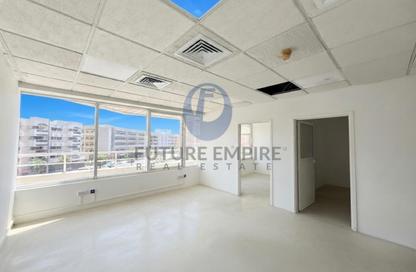 Office Space - Studio - 1 Bathroom for rent in Dune Building - Al Diyafah - Al Satwa - Dubai