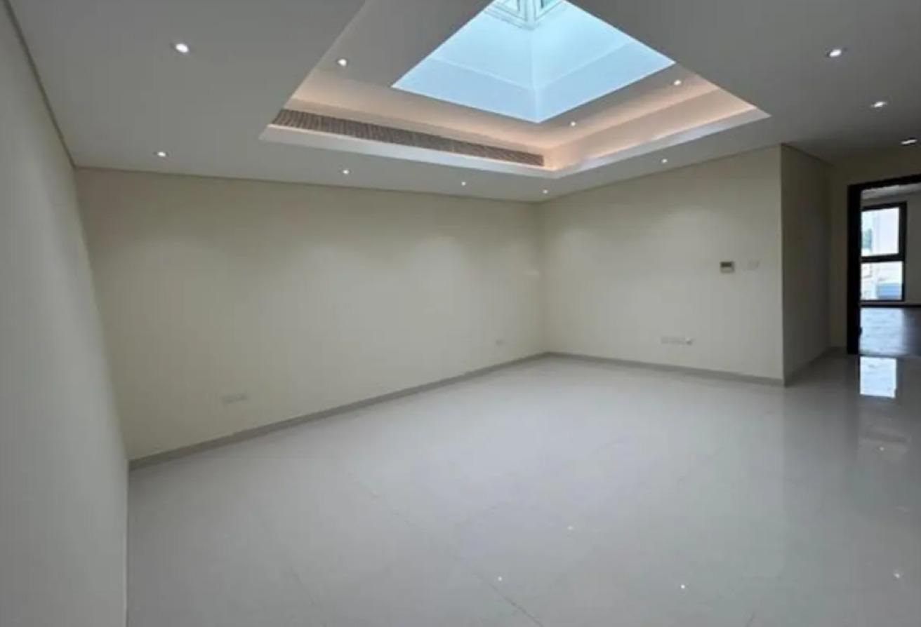 Garden & Community View | Unfurnished | Vacant photo 11