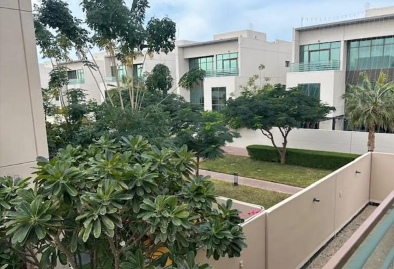 Garden & Community View | Unfurnished | Vacant photo 15