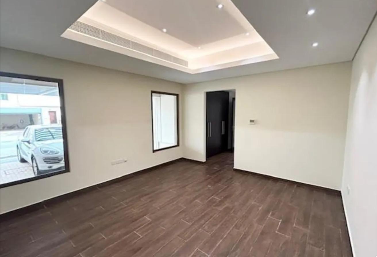 Garden & Community View | Unfurnished | Vacant photo 6