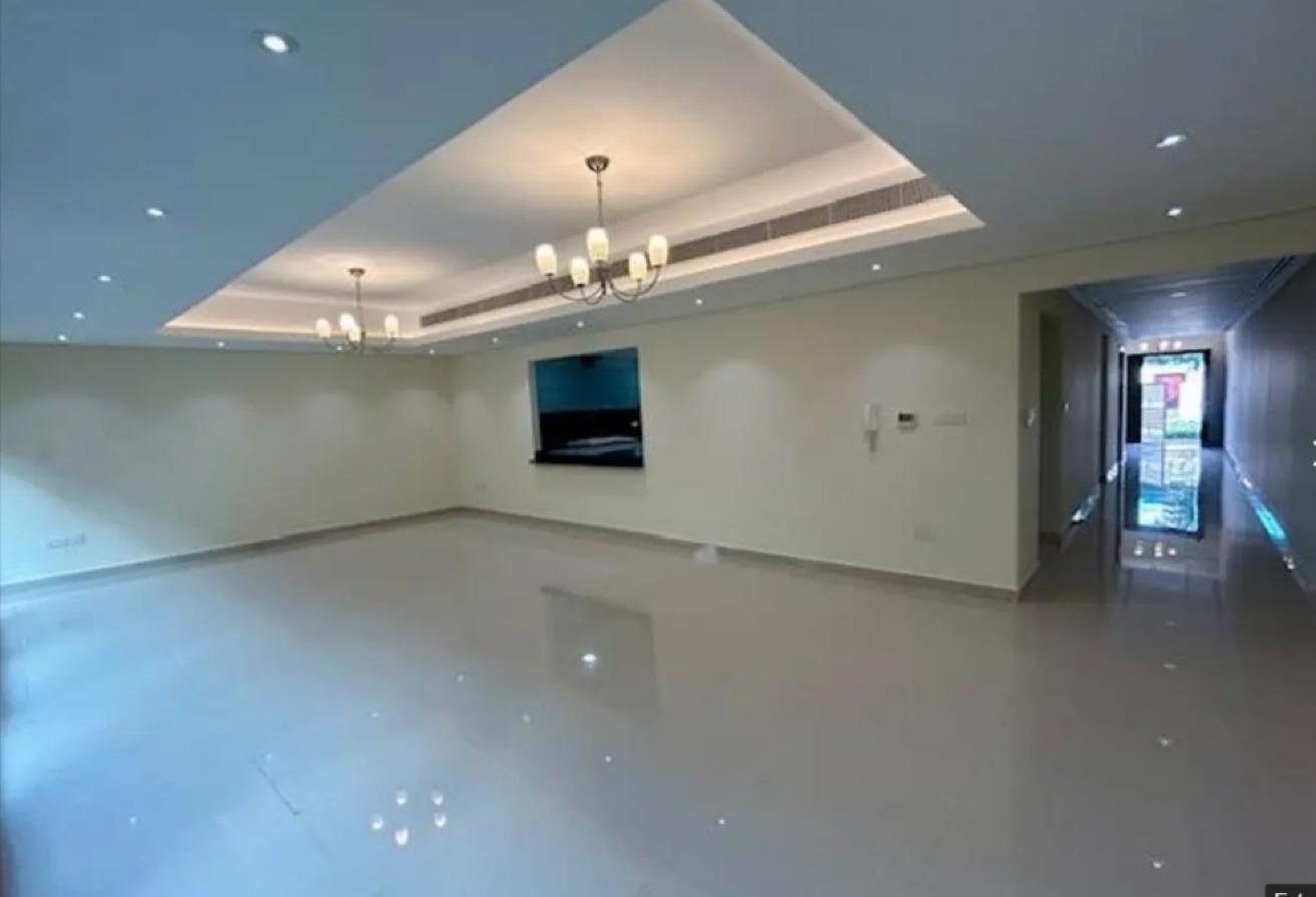 Garden & Community View | Unfurnished | Vacant photo 4