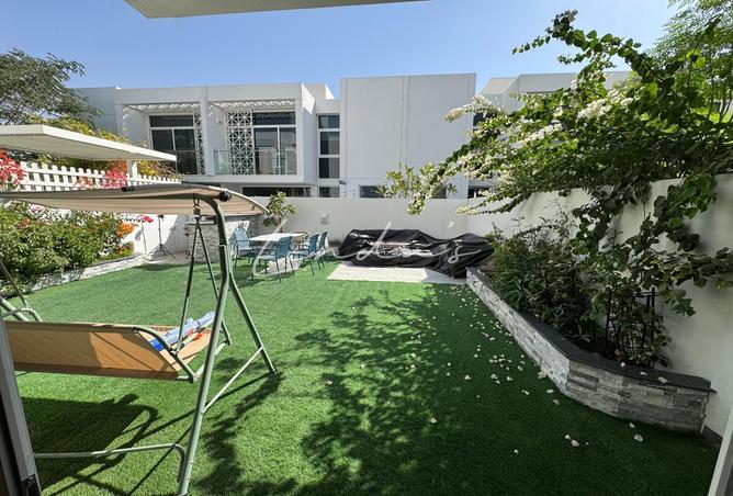 Fully furnished | Spacious| Bright |Vacant now