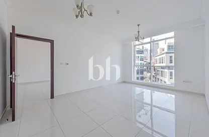 Apartment - 1 Bedroom - 2 Bathrooms for rent in Majestic Tower - Al Abraj street - Business Bay - Dubai