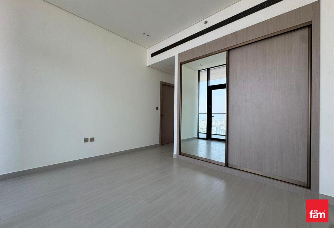 High Floor | Skyline | Brand New photo 7