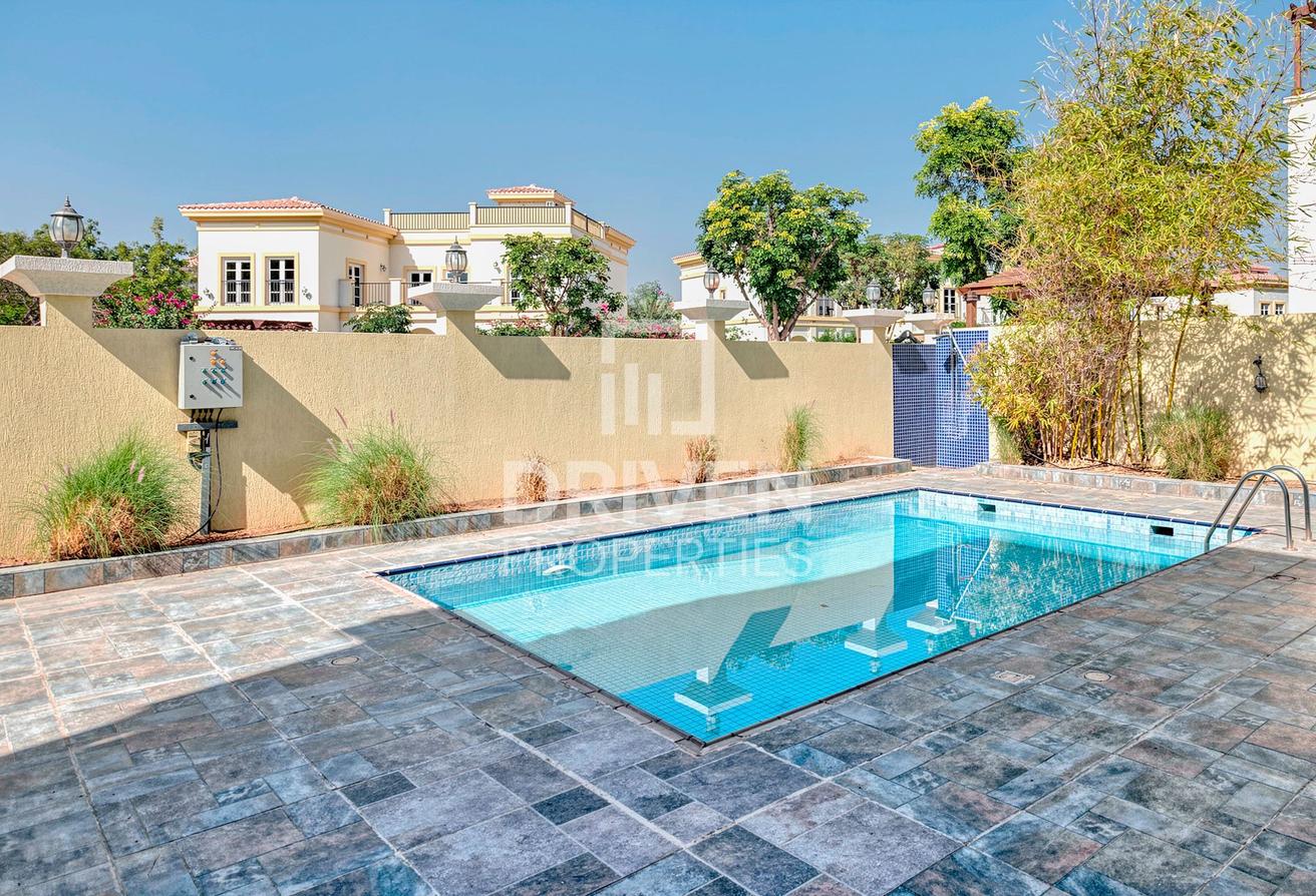 Ready to Move in | Spacious Layout | Elegant Villa photo 17