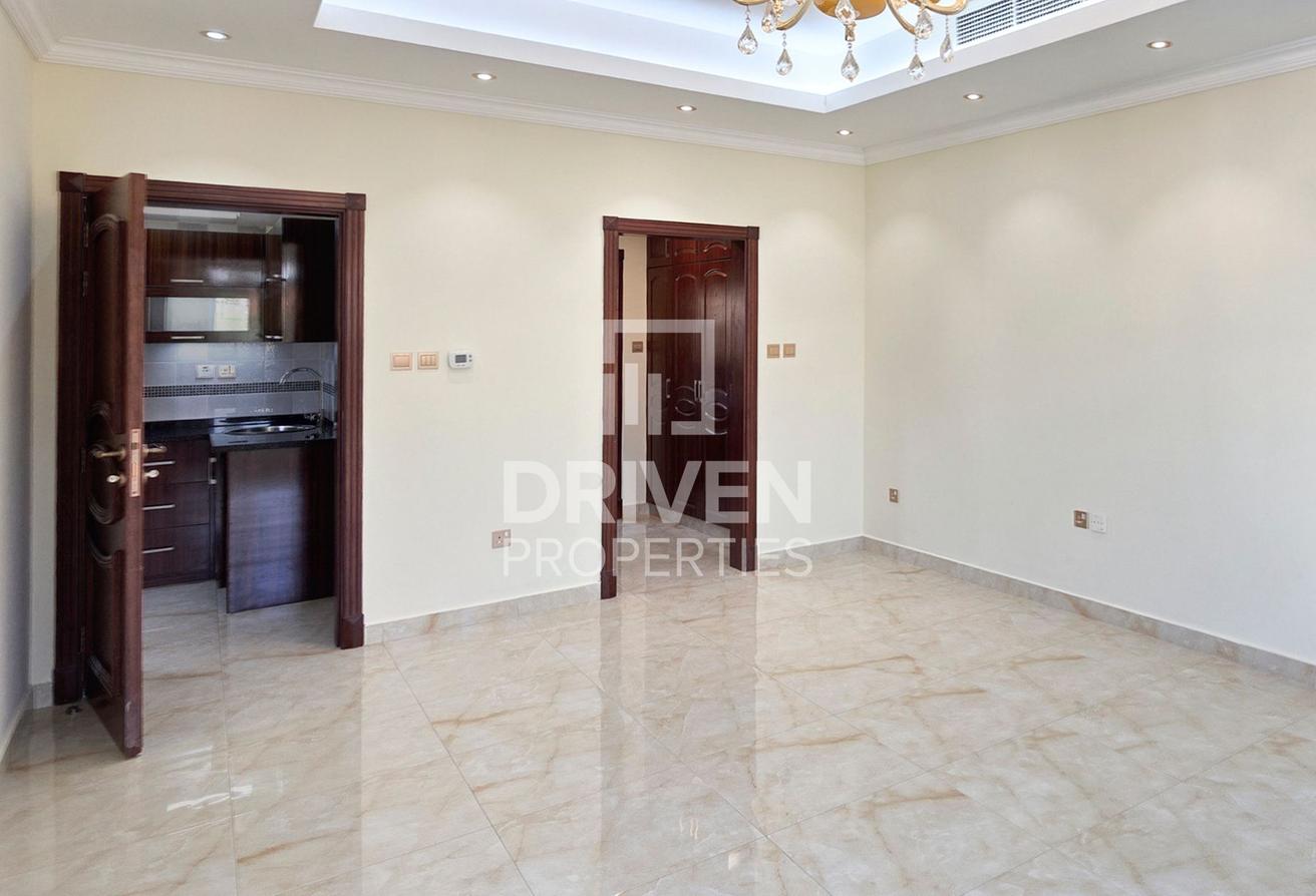 Ready to Move in | Spacious Layout | Elegant Villa photo 8