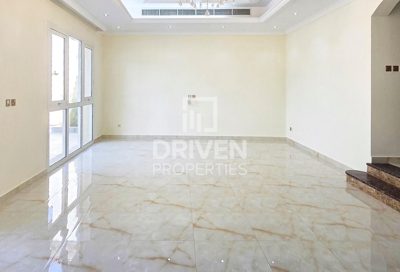 Ready to Move in | Spacious Layout | Elegant Villa photo 6