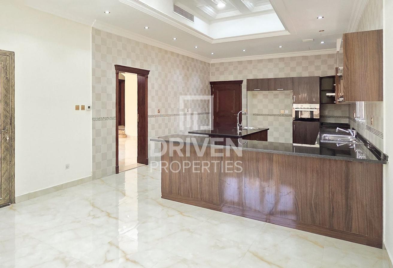 Ready to Move in | Spacious Layout | Elegant Villa photo 15
