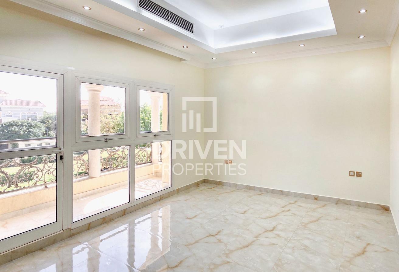 Ready to Move in | Spacious Layout | Elegant Villa photo 11